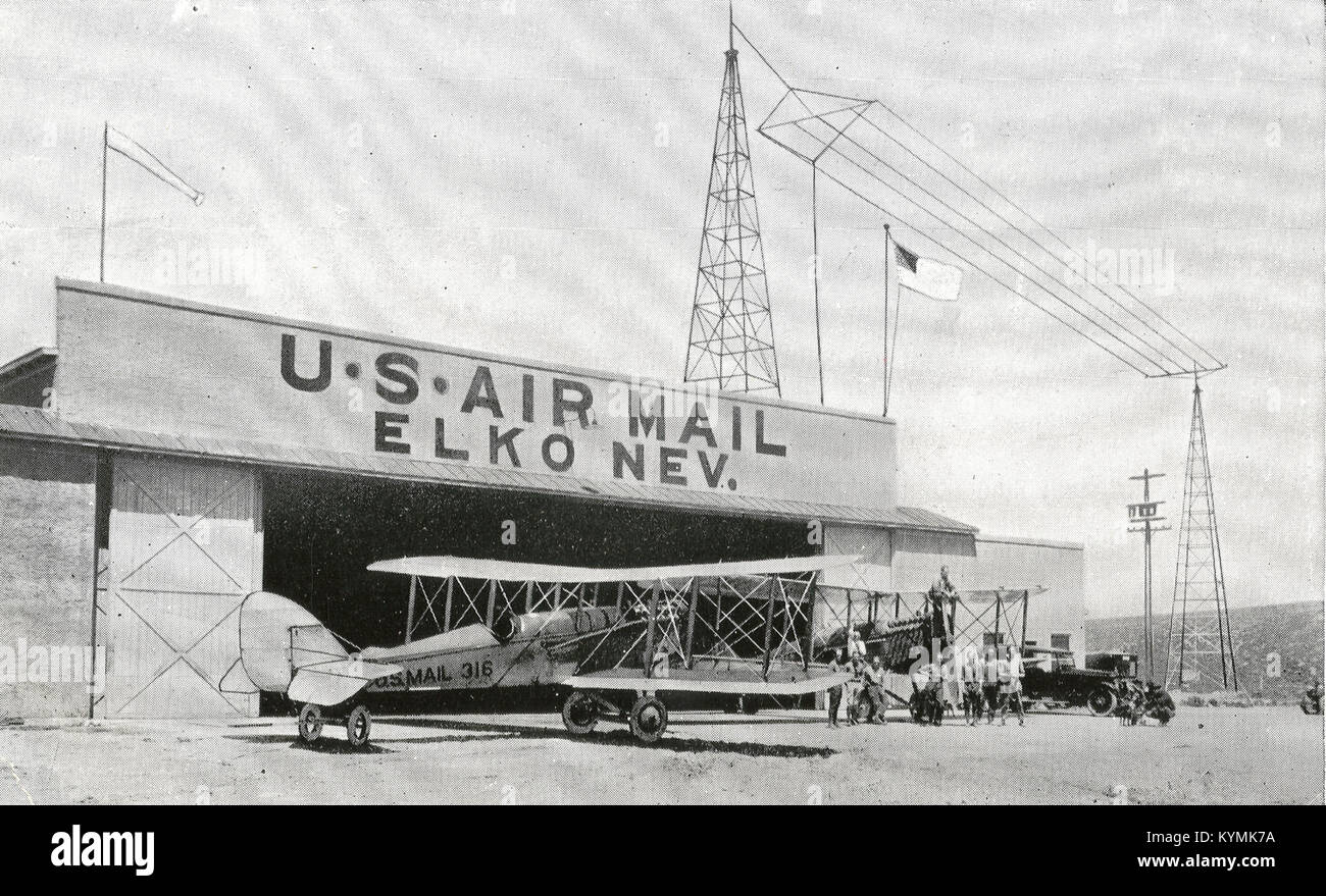 Une photographie en noir et blanc d'avions de Havilland D.H.4 à Elko, Nevada, montrant les premières avions de courrier aérien. Banque D'Images