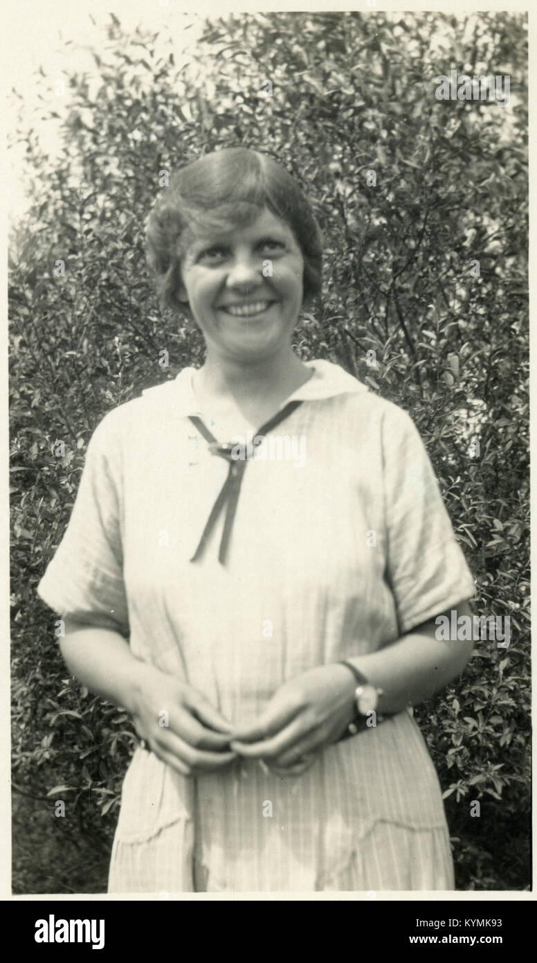 Portrait de Frances Jean MacInnes, pionnière en pathologie végétale, présenté dans le cadre de l’histoire des maladies des plantes et des études sur les champignons hivernaux au début du XXe siècle. Banque D'Images
