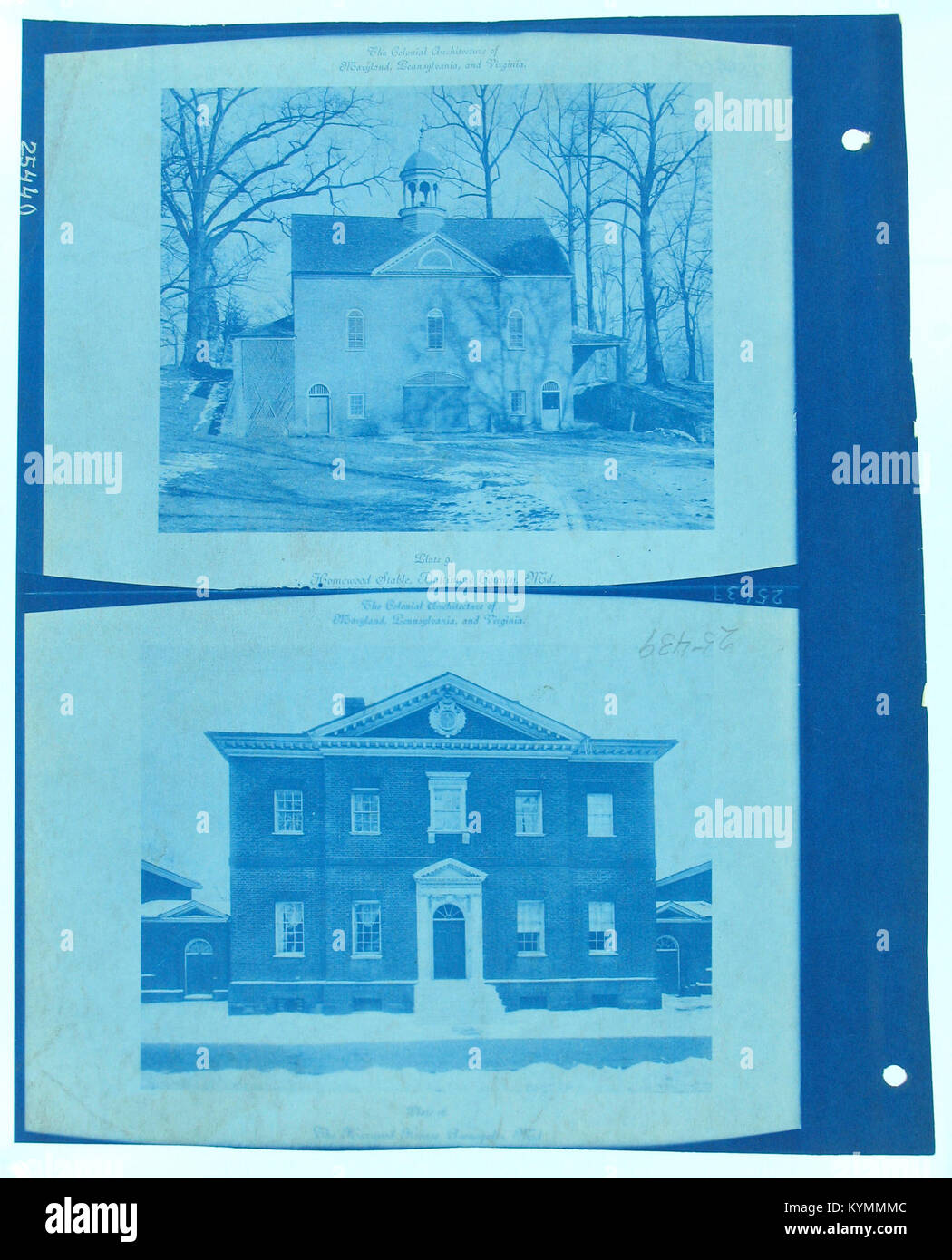 Photographie cyanotype historique montrant un bâtiment de style colonial à Annapolis, Maryland, avec un accent sur la maison Hammond-Harwood et l'écurie Homewood, capturée dans le cadre de la collection de la Smithsonian institution. Banque D'Images