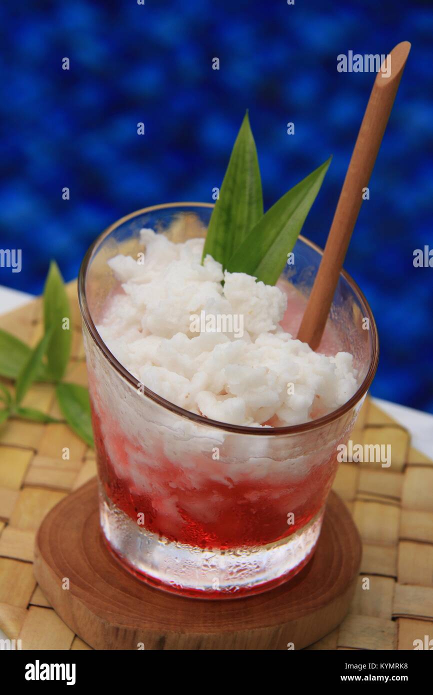 Es Kopyor. Noix de Coco glacé indonésienne avec caillé Sirop Pandan Banque D'Images