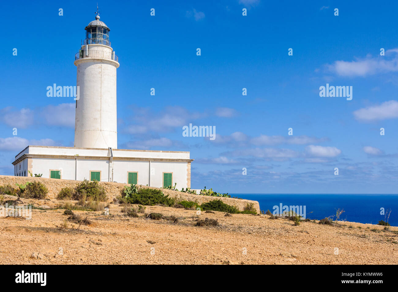 Leuchtturm près de Pilar de la Mola dans l'île de Formentera, Espagne Banque D'Images