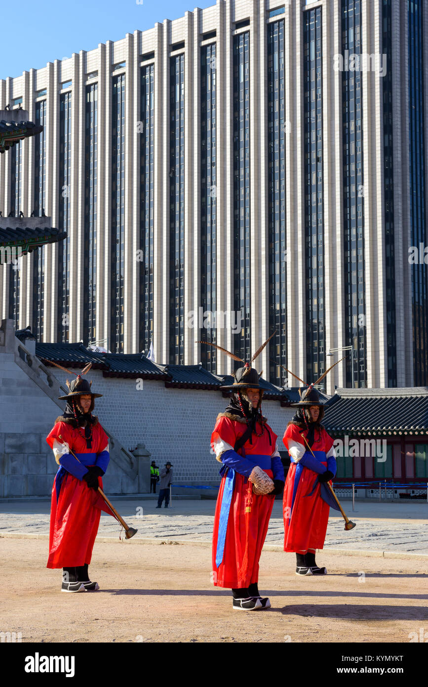 La modification de la garde royale à Gyeongbokgung Palace,Jongno-gu, Seoul Banque D'Images
