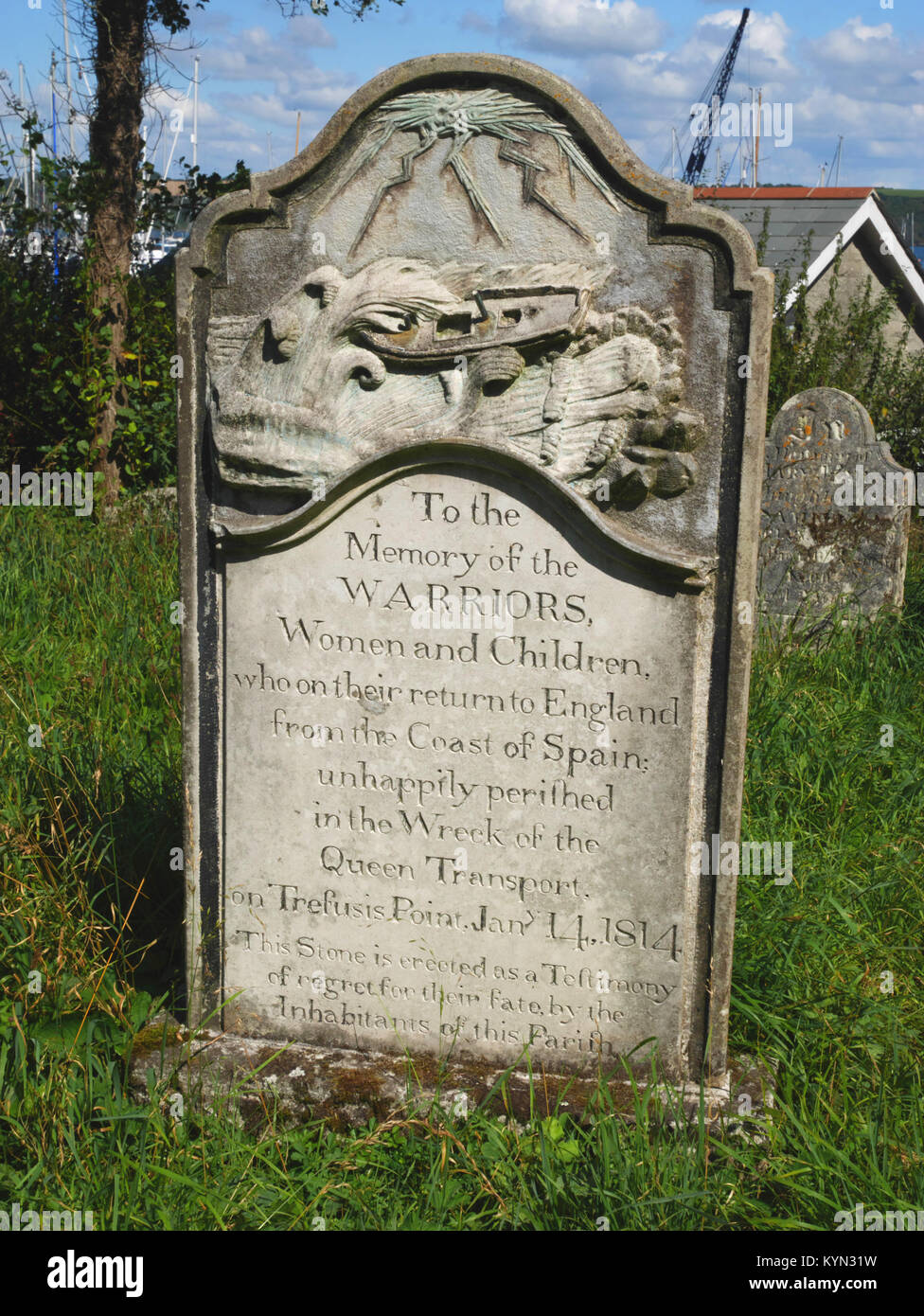 Dans le cimetière commémoratif à Mylor, Falmouth, Cornwall. Commémore la perte de la Reine, navire de transport fait naufrage sur Trefusis Point après le retour Banque D'Images