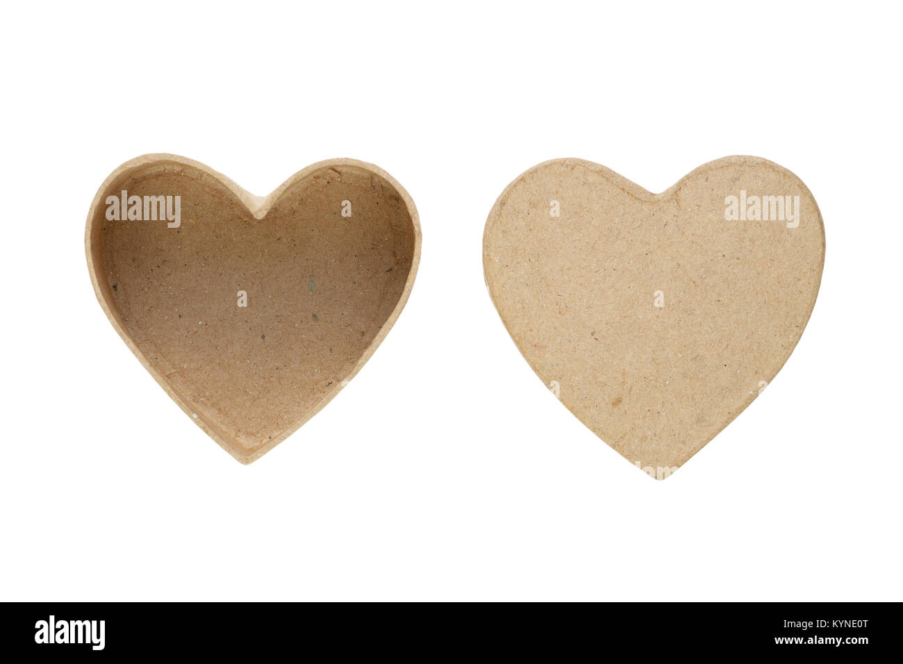 Petite boîte et couvercle en forme de coeur isolé sur fond blanc Banque D'Images