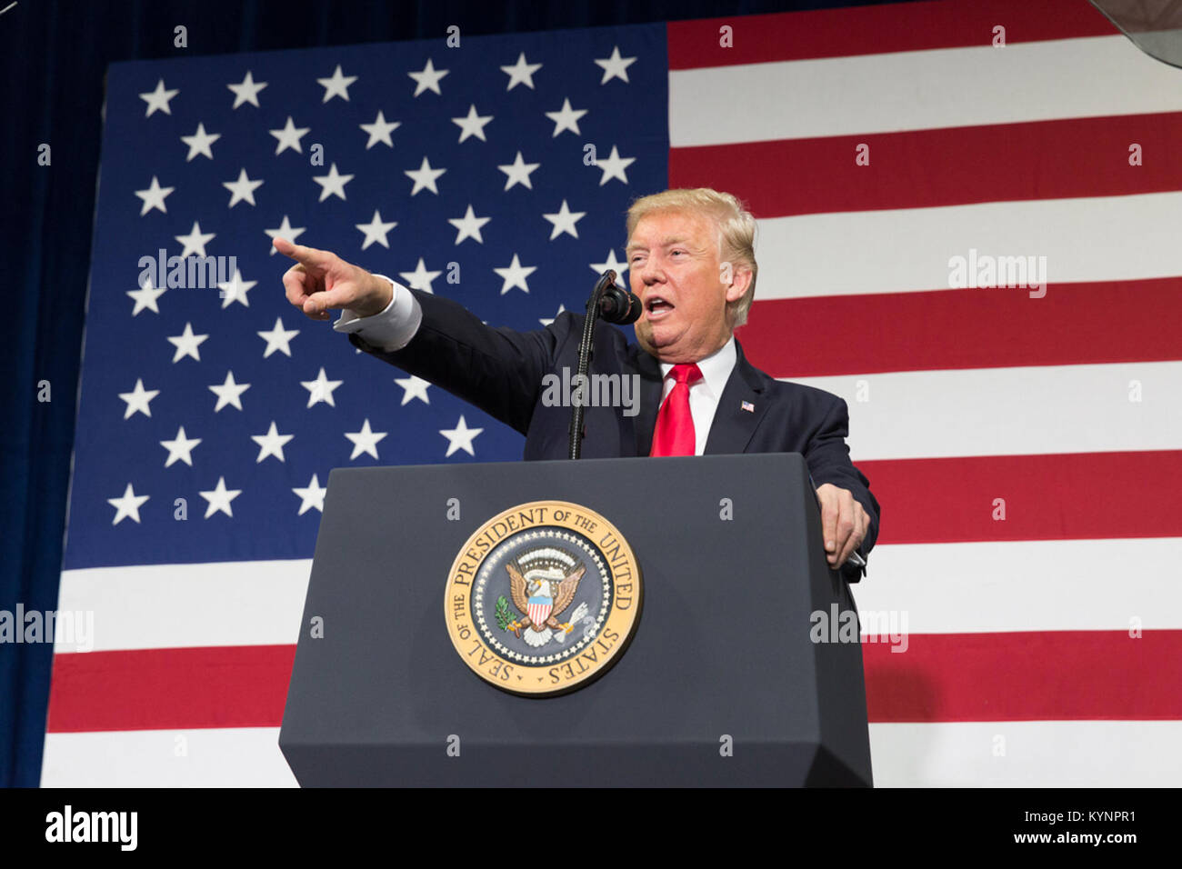 Le président Donald Trump s’est rendu à Springfield, Missouri, le 30 août 2017, pour lancer une initiative de réforme fiscale. L'événement a mis l'accent sur les objectifs de l'administration de réformer le régime fiscal américain et son impact sur les entreprises et les travailleurs. Banque D'Images