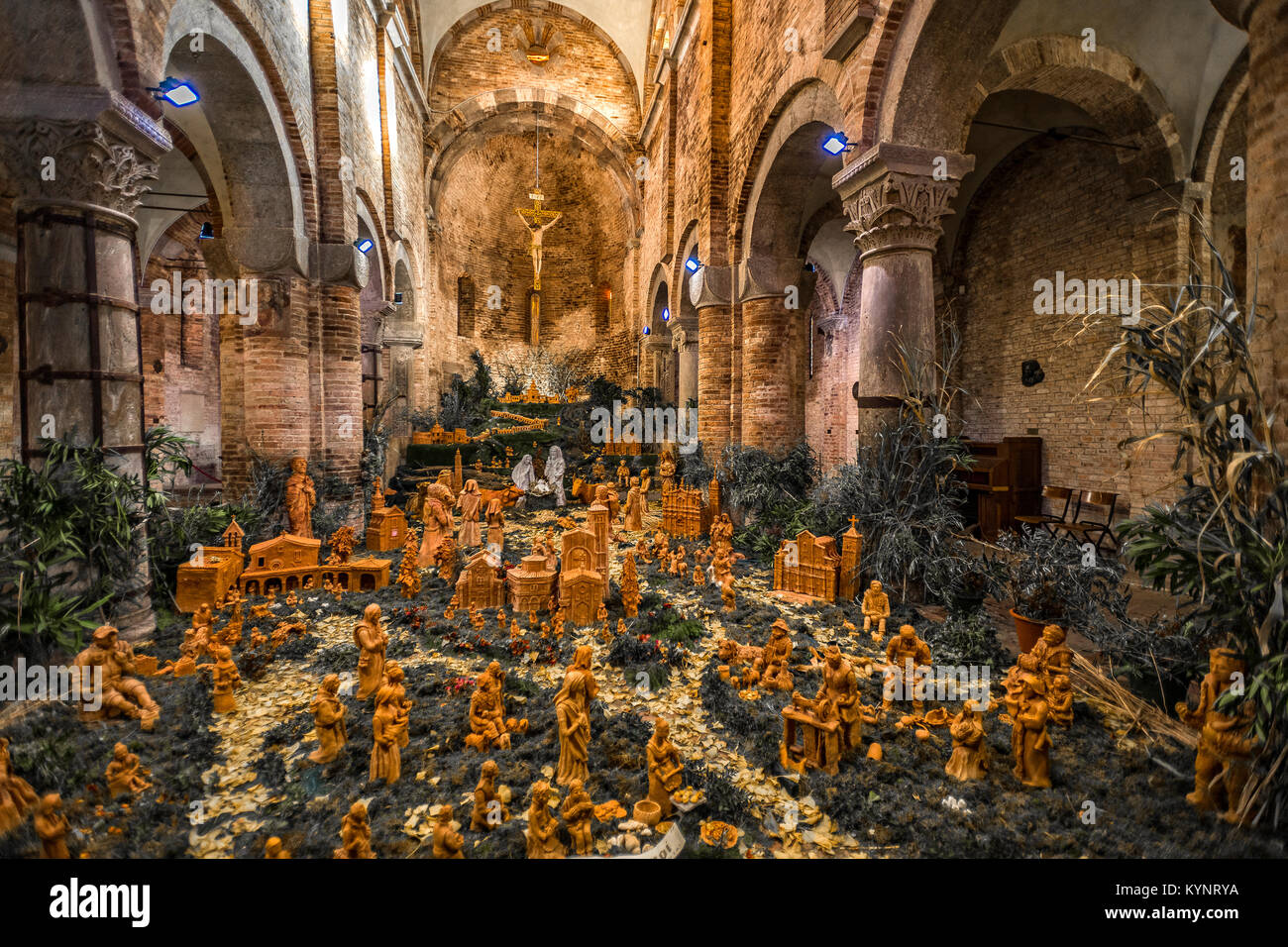 Italie Emilie Romagne Bologna Piazza Santo Stefano complexe de Santo Stefano ou 7 Chiese ( 7 )- l'église Église de Santa Agricola San Vitale et lit-bébé Banque D'Images