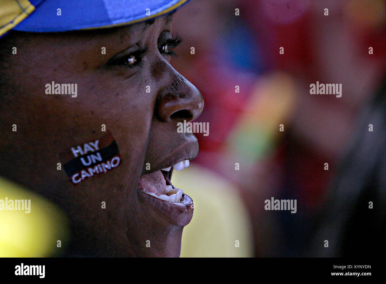Caracas, Distrito Capital, AU VENEZUELA. 15 Jan, 2018. Le 16 avril 2013. Adeptes de Henrique Capriles, continuer avec les manifestations pour le résultat électoral, où Nicolas Maduro a été le gagnant. Dans la ville de Caracas, capitale du Venezuela. Photo : Juan Carlos Hernandez Crédit : Juan Carlos Hernandez/ZUMA/Alamy Fil Live News Banque D'Images