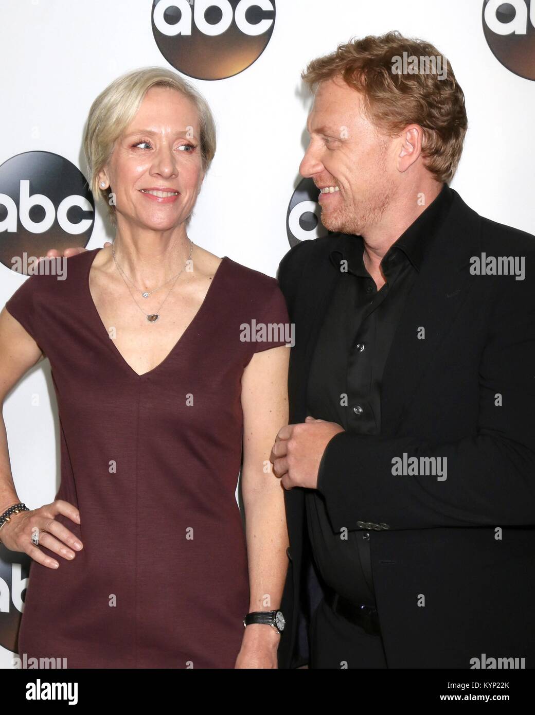 Pasadena, CA. 8 janvier, 2018. Betsy Beers, Kevin McKidd aux arrivées pour Disney ABC Television Group TCA Winter Press Tour 2018 - Partie 2, The Langham Huntington, Pasadena, CA, 8 janvier 2018. Credit : Priscilla Grant/Everett Collection/Alamy Live News Banque D'Images