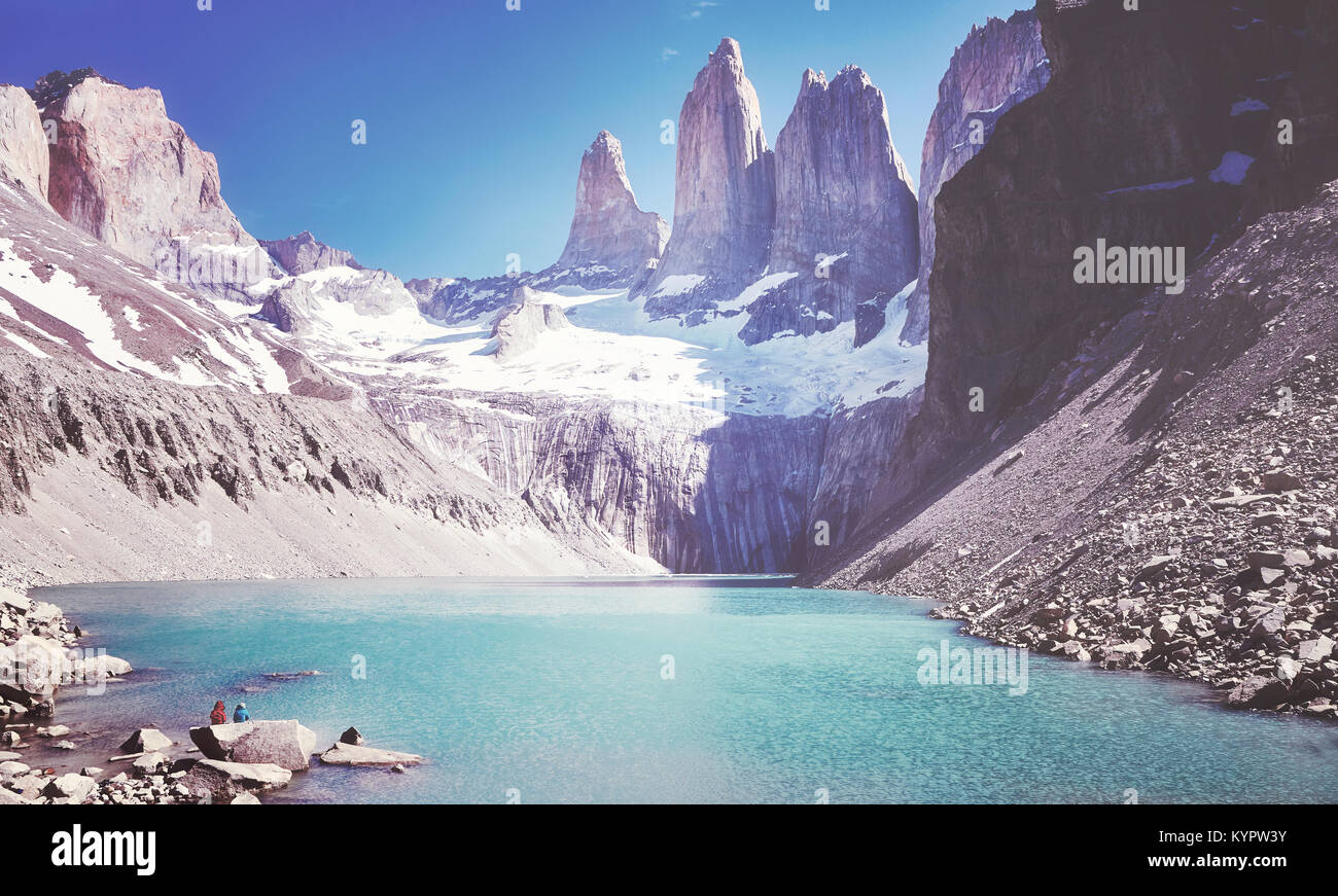 Tons vintage photo de la chaîne de montagnes de Torres del Paine, en Patagonie, au Chili. Banque D'Images