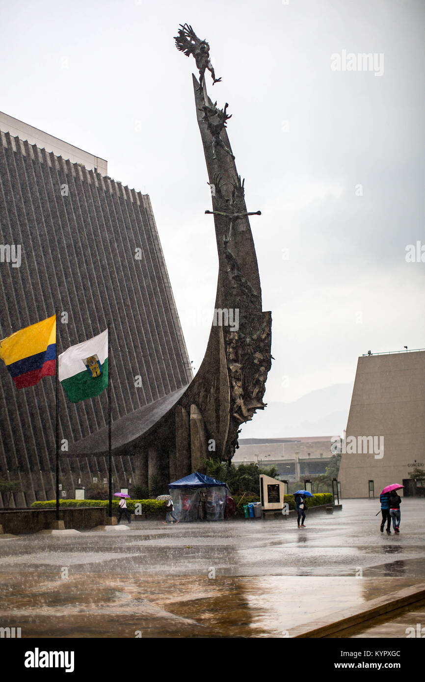 Medellin, autrefois connue sous le nom de ville la plus dangereuse du monde pendant les années 1990, est devenu l'un de l'Amérique du Sud la plupart des destinations populaires. Banque D'Images