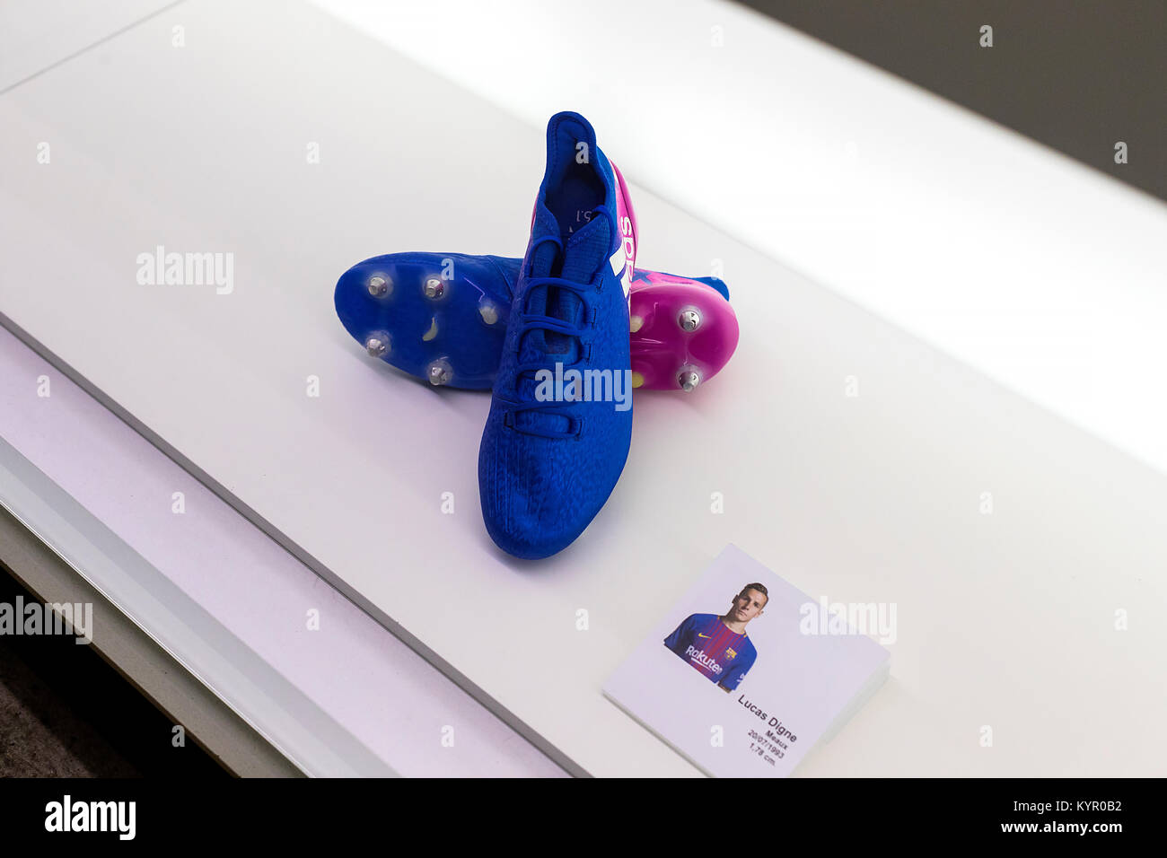 Barcelone, Espagne - 12 janvier 2018 : Le musée de trophées des coupelles et des bourses de l'équipe de FC Barcelone dans le Camp Nou. Banque D'Images