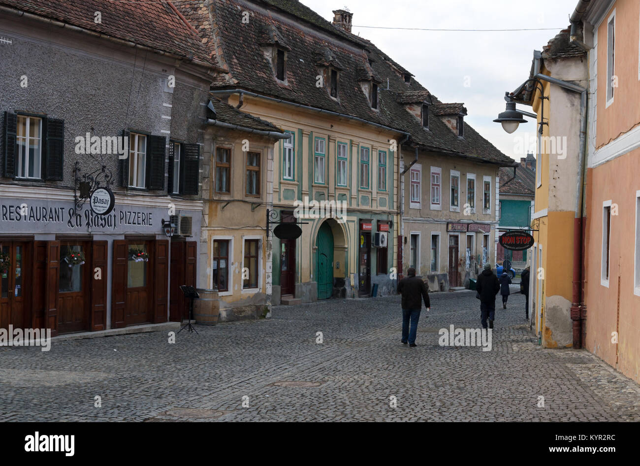 Rue principale de la vieille ville de Sibiu, Transylvanie Banque D'Images