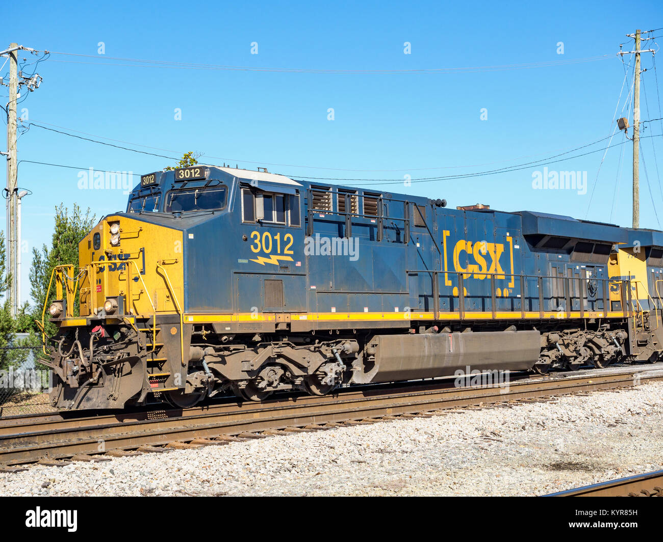 La CSX Transportation # 3012, une évolution série GE ES44AH ou GE ES44AC locomotive diesel, est inactive en attente d'équipage à Montgomery, en Alabama, USA. Banque D'Images