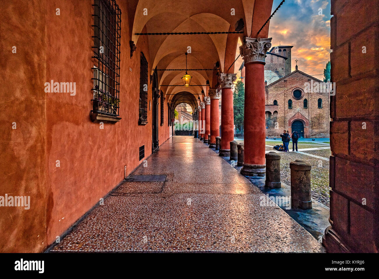 Italie Emilie Romagne Bologna Via Santo Stefano Arcades - Complexe de Santo Stefano Banque D'Images