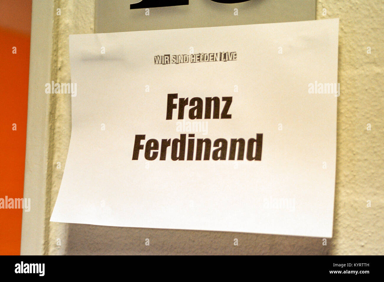 Signe pour Franz Ferdinand au stade Phillipshalle Düsseldorf Allemagne. Banque D'Images