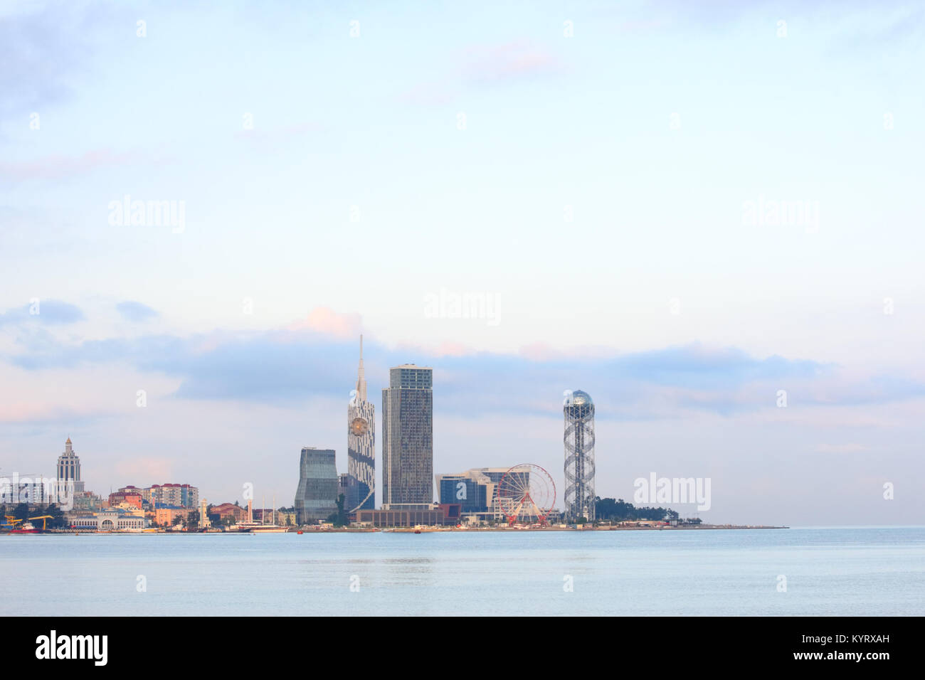 Les toits de la ville de Batoumi, en Géorgie, une célèbre station balnéaire sur la côte de la Mer Noire Banque D'Images