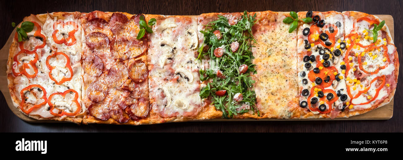 Pizza au mètre Photo Stock - Alamy