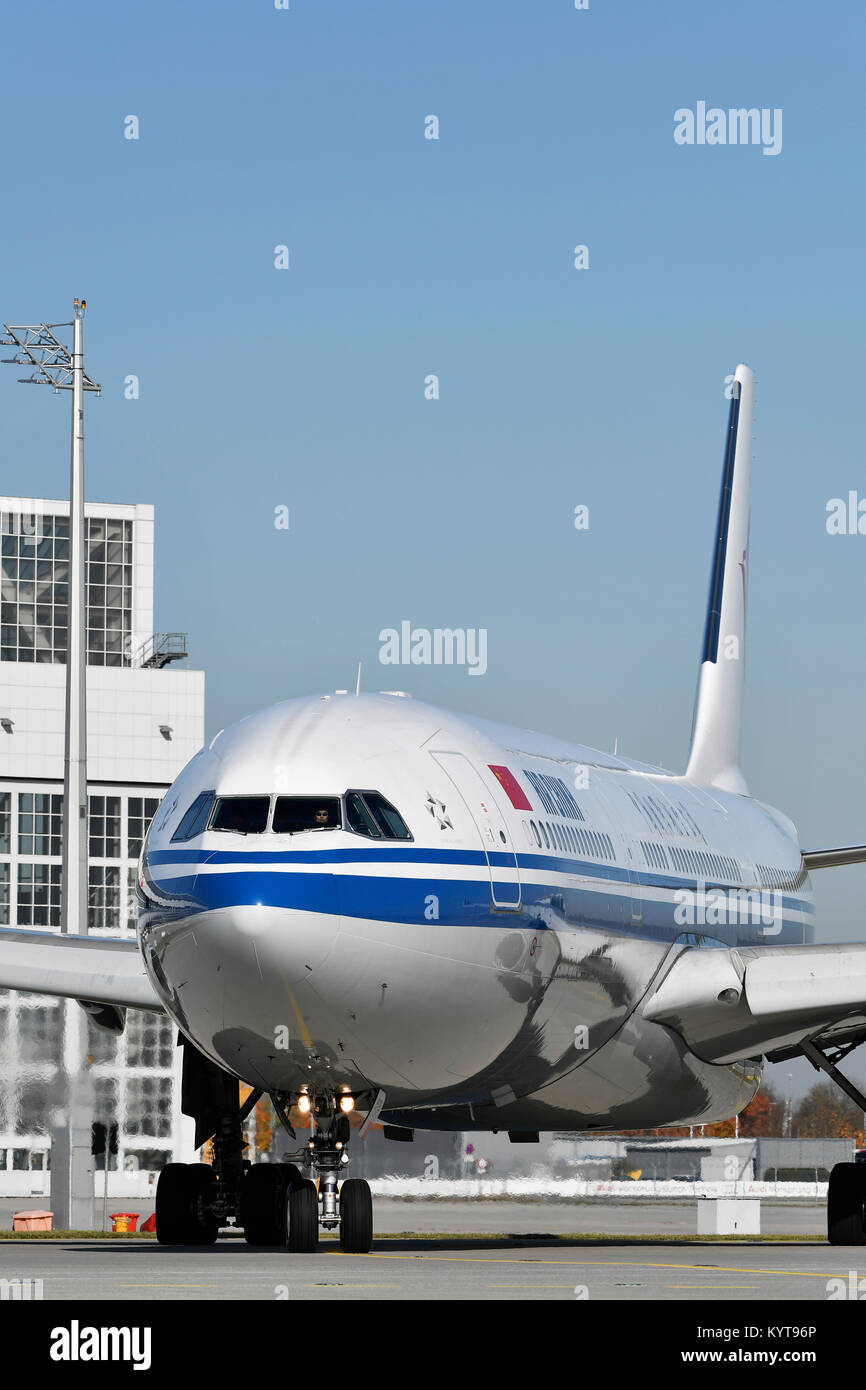 Air China, Airbus A330-200, Pilotage, avion, avion, avion, compagnies aériennes, airways, rouleau, in, out, l'aéroport de Munich, Banque D'Images