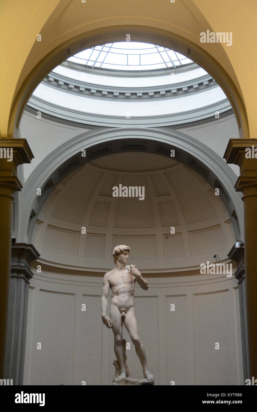 Le David de Michelangelo est situé à Florence à l'Accademia museum. C'est un symbole de la Renaissance italienne faite par Buonarroti Banque D'Images
