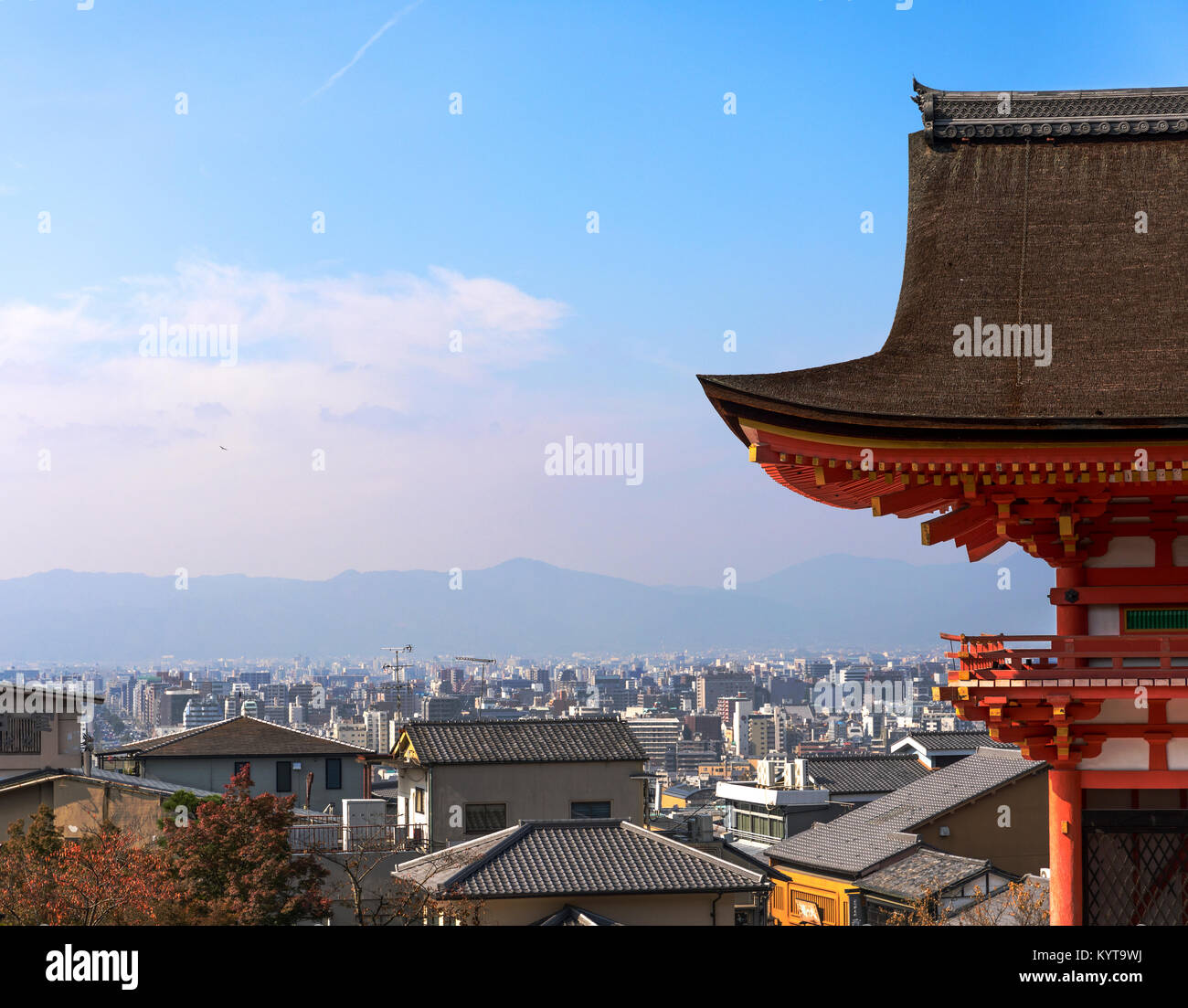 Jyoto, Japon, 7 novembre 2017 : vue sur Kyoto du le temple Kiyomizu-dera, dans la partie est de Kyoto. Banque D'Images