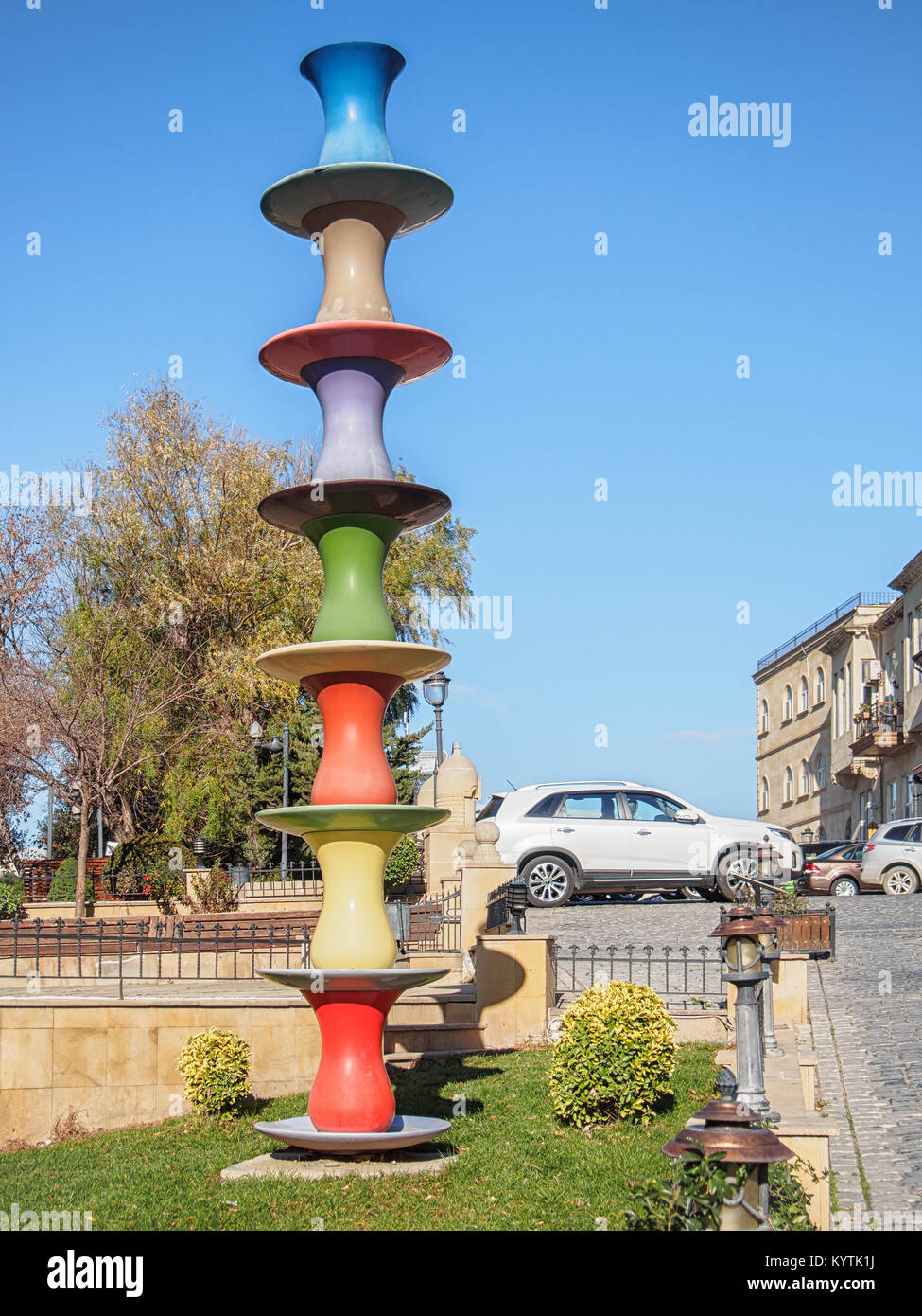 BAKU, AZERBAÏDJAN-Décembre 27, 2017 : Armudu plateau verre monument à Bakou, Azerbaïdjan Banque D'Images