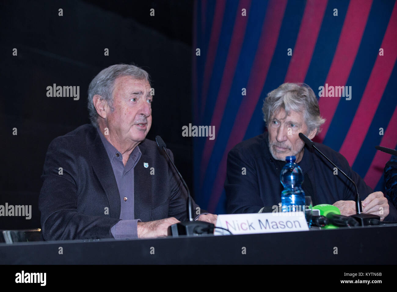 Roma, Italie. 16 janvier, 2018. Roger Waters, bassiste et chanteur de Pink Floyd, et Nick Mason, batteur de Pink Floyd Présentation à la macro à Rome de l'exposition 'l'exposition Pink Floyd - leurs dépouilles' Credit : Matteo Nardone/Pacific Press/Alamy Live News Banque D'Images