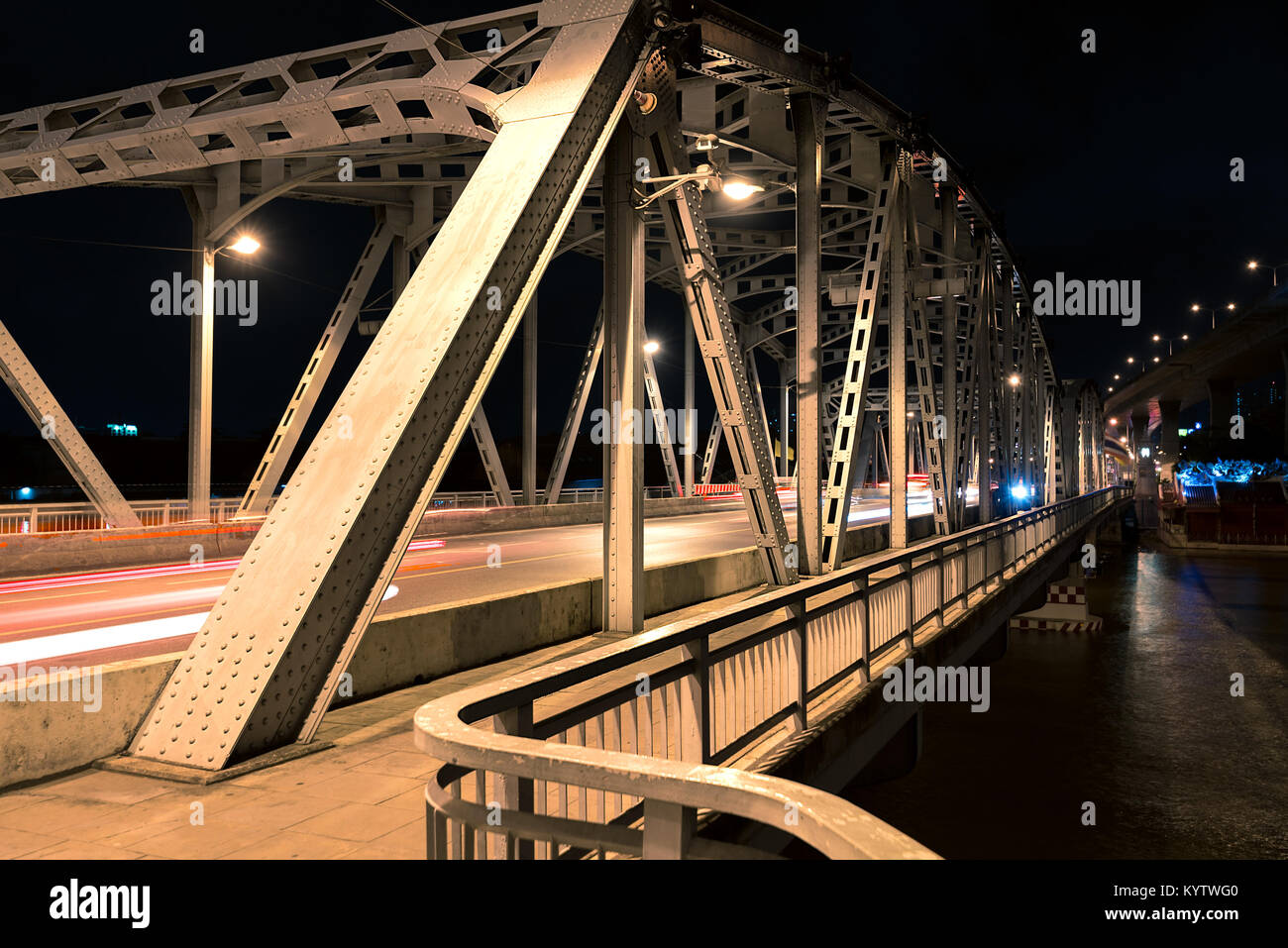 Pont Krungthep Bangkok, Thaïlande. Photo de nuit au Pont Krungthep une bascule Bridge (pont-levis) à Bangkok, Thaïlande. Banque D'Images