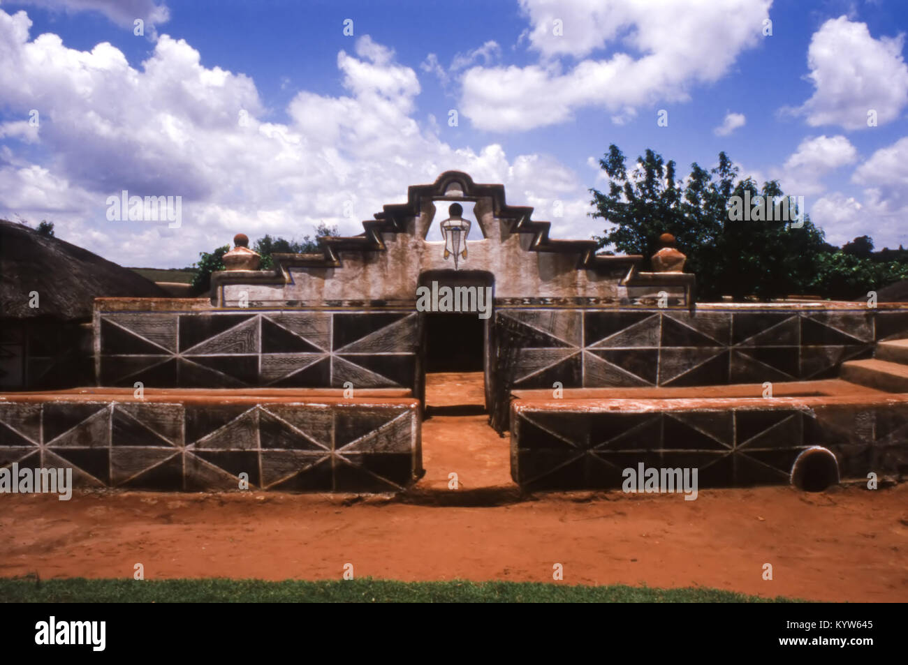 Décorations caractéristique des maisons de village Ndebele en Afrique du Sud Banque D'Images