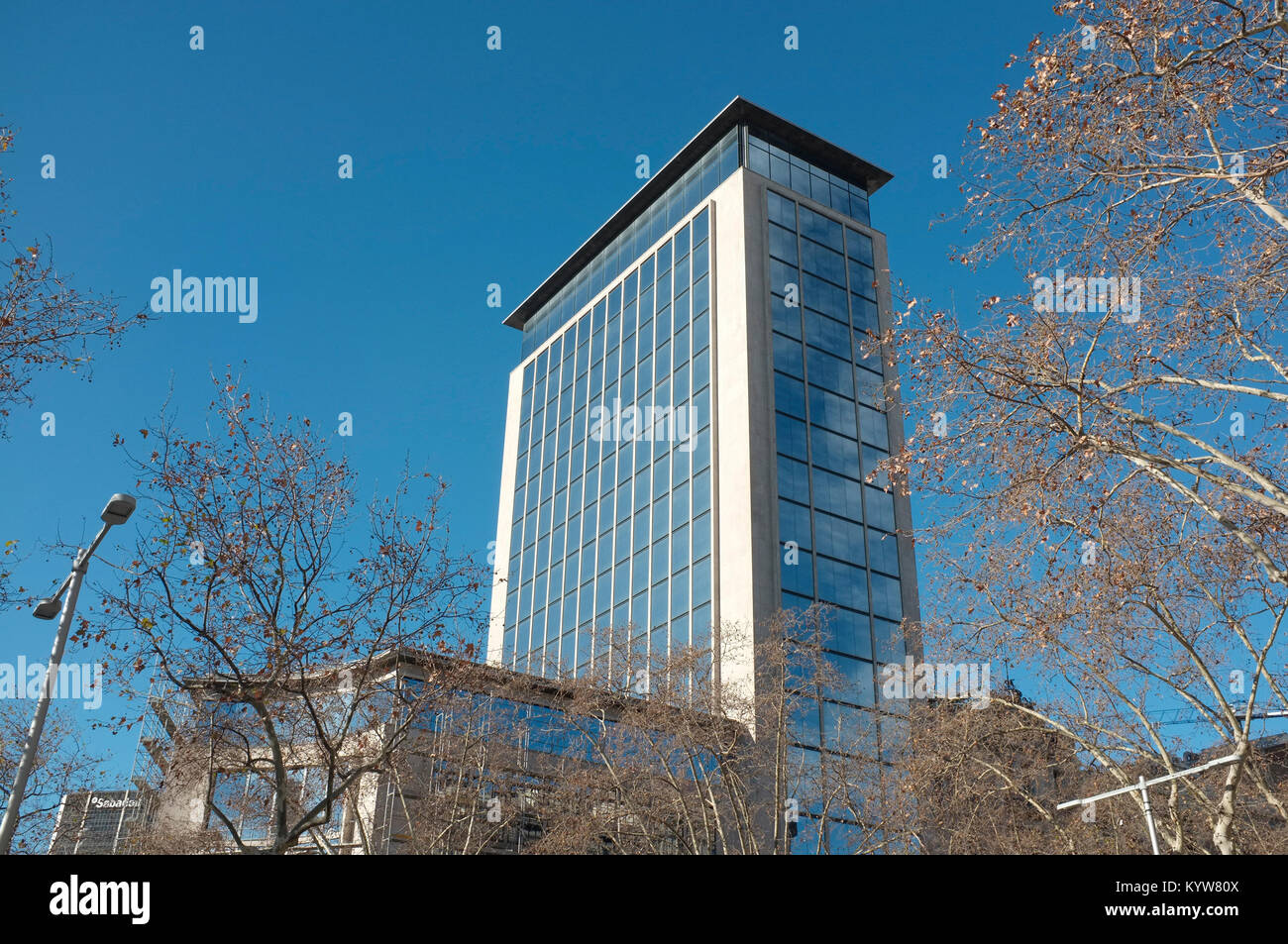 Ex Deutsche Bank situé à l'angle de l'avenue Diagonal et de Paseo de Gracia, Barcelone. bientôt rénové en appartements de luxe Banque D'Images