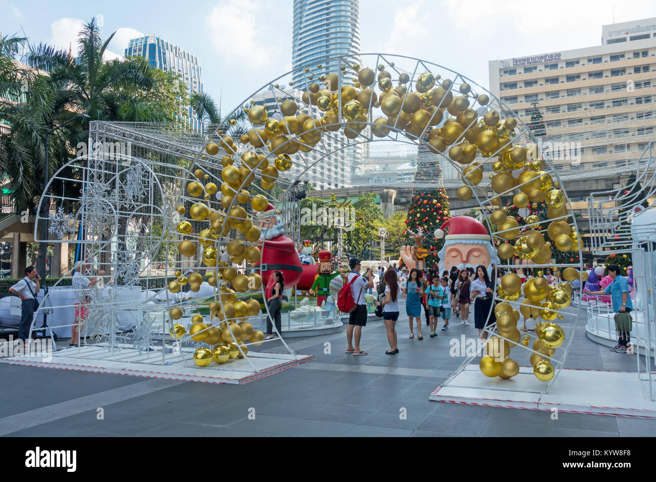 Bangkok Thaïlande, centre commercial du monde central décoré pour Noël Banque D'Images