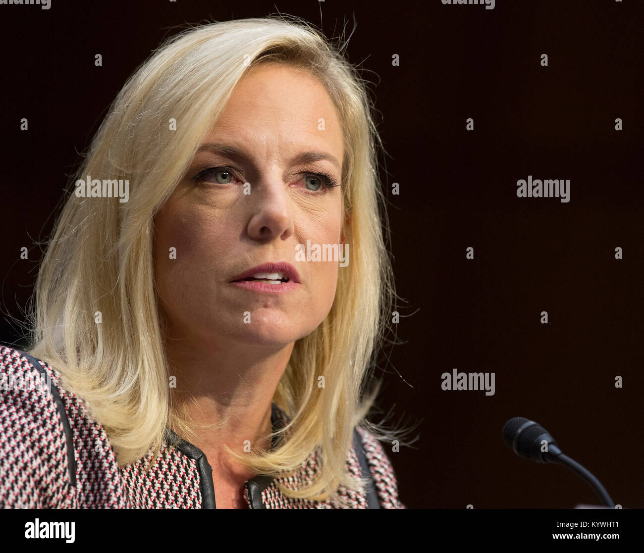 Le secrétaire américain à la Sécurité intérieure des Kirstjen Nielsen apparaît avant que le Comité judiciaire du Sénat sur la colline du Capitole, le 16 janvier 2017. Crédit : Chris Kleponis/CNP /MediaPunch Banque D'Images