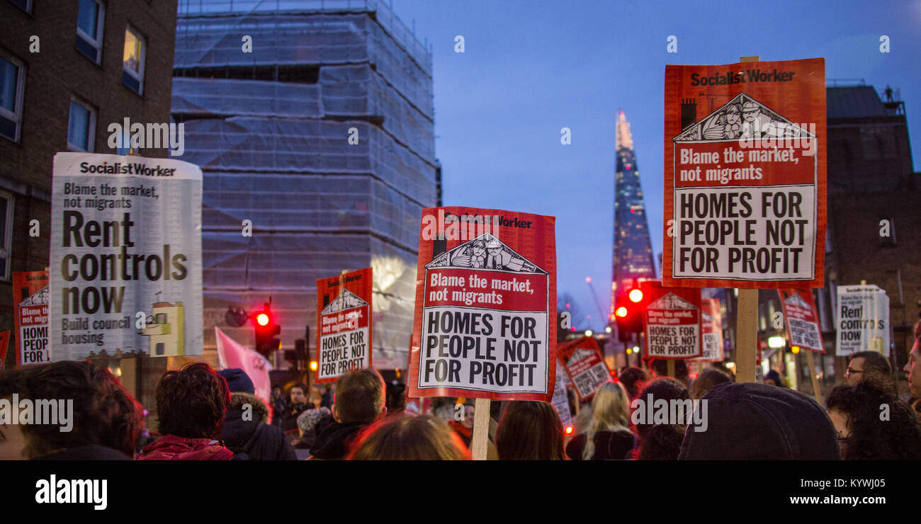 Londres, Royaume-Uni. 16 janvier, 2018. Les manifestants ont marché à une réunion de planification du Conseil de Southwark pour manifester contre l'assainissement social et le projet d'aménagement à l'éléphant et château dans le sud de Londres. Crédit : David Rowe/Alamy Live News Banque D'Images