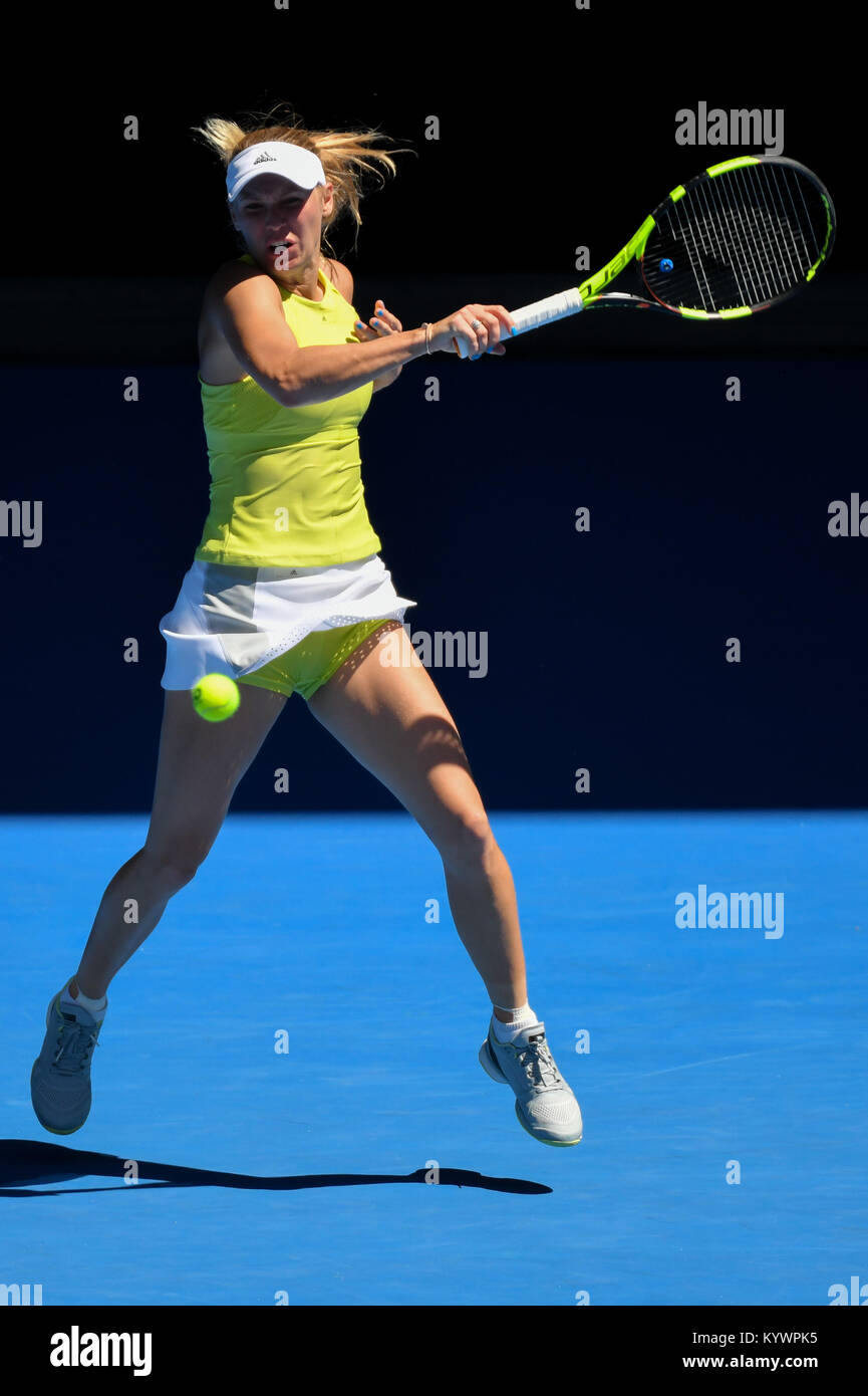 Melbourne, Australie. 17 Jan, 2018. 2e Caroline Wozniacki de semences du  Danemark en action contre Jana Fett de Croatie dans un 2e match du jour 3  de l'Australian Open 2018 Tournoi de