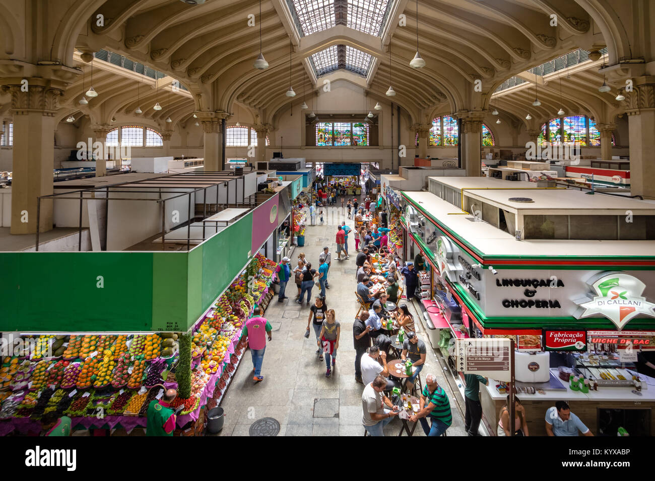 Intérieur du Marché Municipal (marché municipal) au centre-ville de Sao Paulo - São Paulo, Brésil Banque D'Images