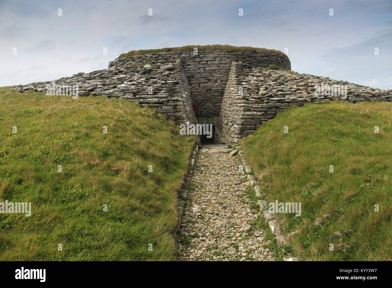 L'immense chambré Quoyness cairn sur Sanday, Orkney est 5000 ans, construit de pierres sèches,construction dispose d'une chambre centrale avec six cellules hors de elle. Banque D'Images