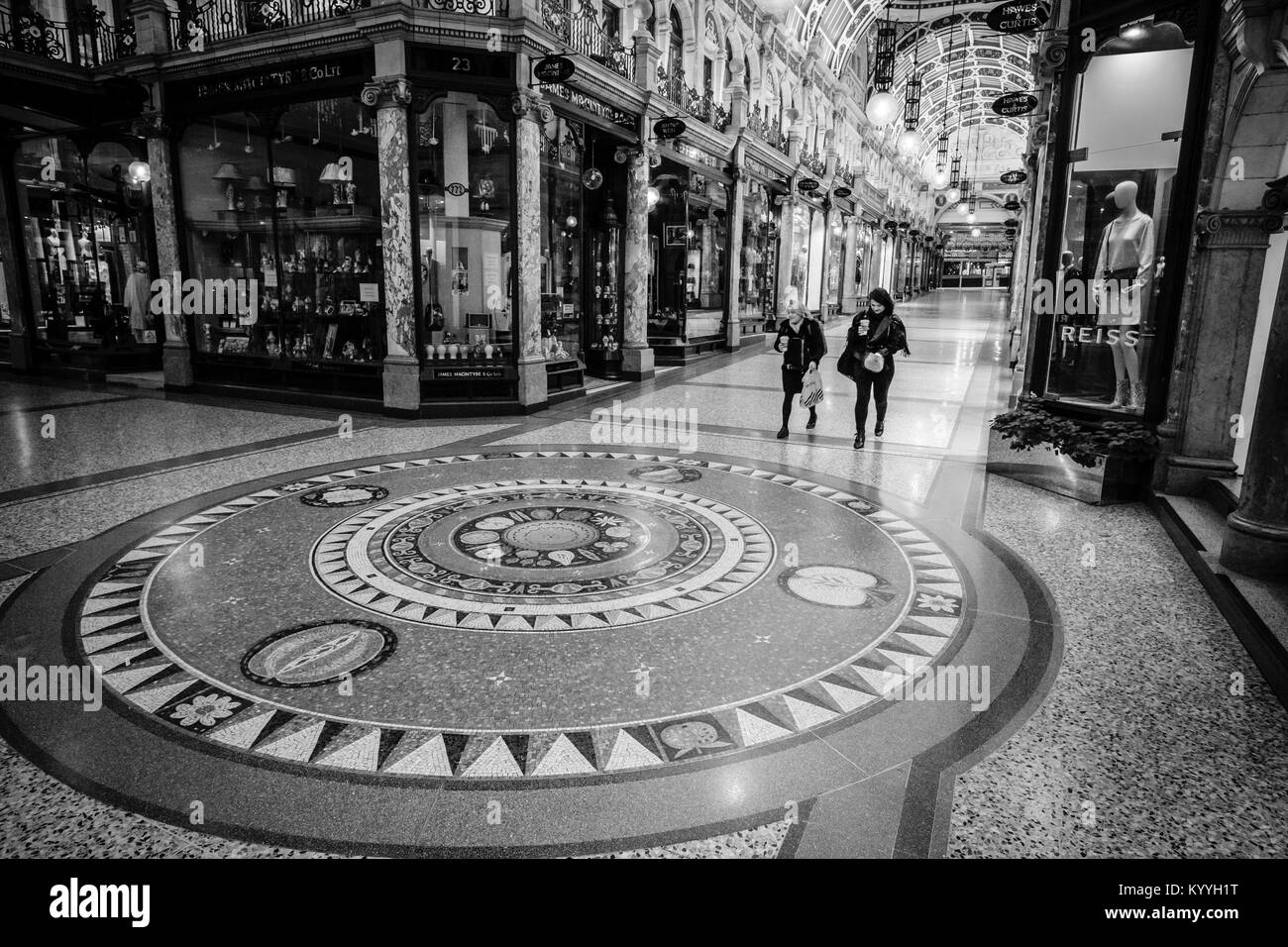 Le quartier Victoria Shopping Arcades, Leeds, West Yorkshire, Angleterre Banque D'Images