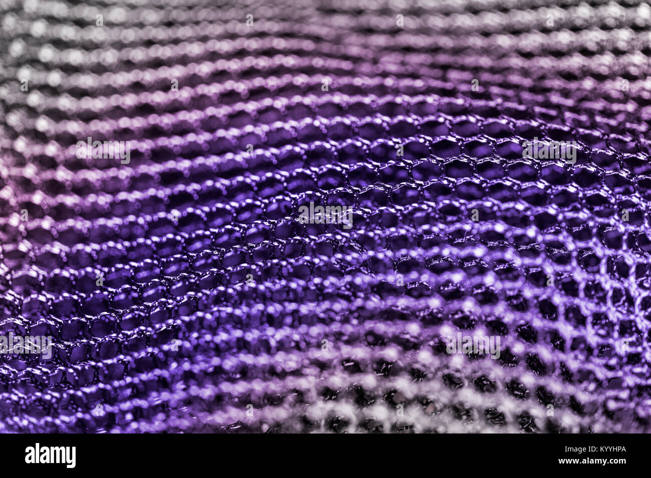 Résumé fond violet à partir de la maille. Détail de l'artistique grille hexagonale. Concept de la science, de la recherche, de la technologie et de l'industrie. Banque D'Images