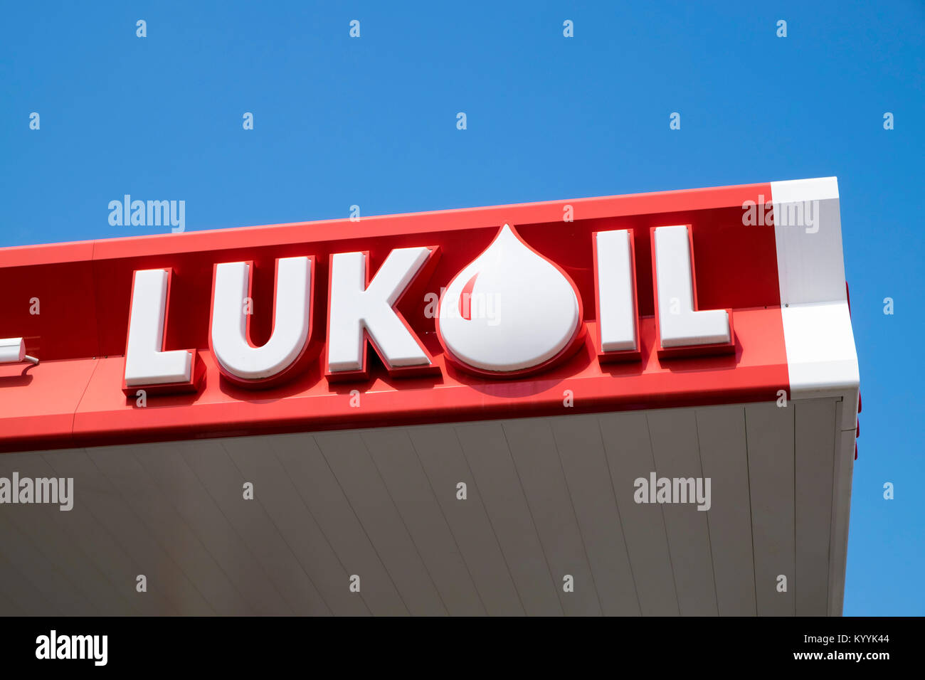 Lukoil signe à l'une des compagnie pétrolière russe, stations-service, Russie Banque D'Images