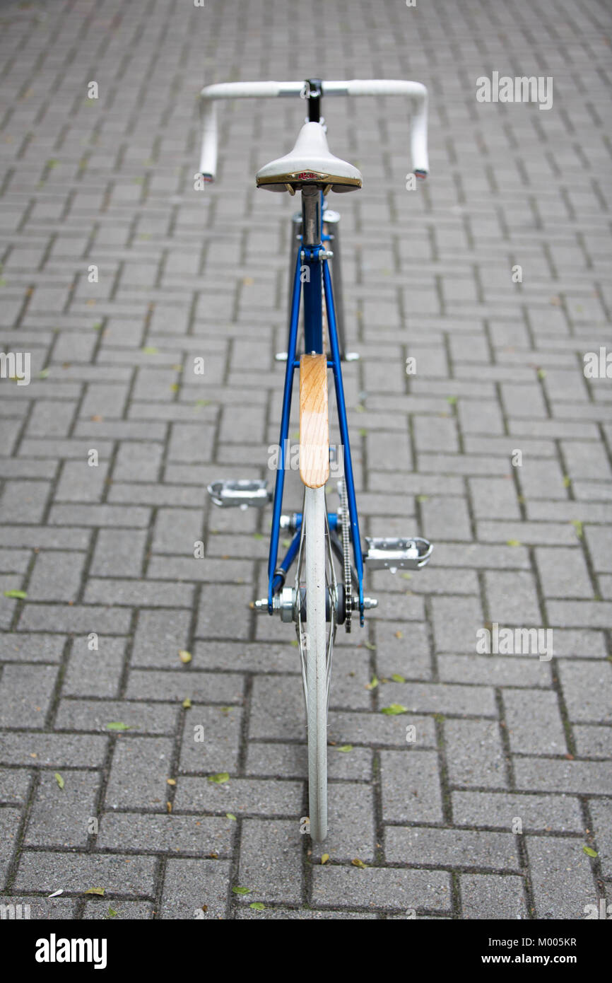 Colnago Super Boule d'Or 1980 bleu ou circuits à la course. Banque D'Images