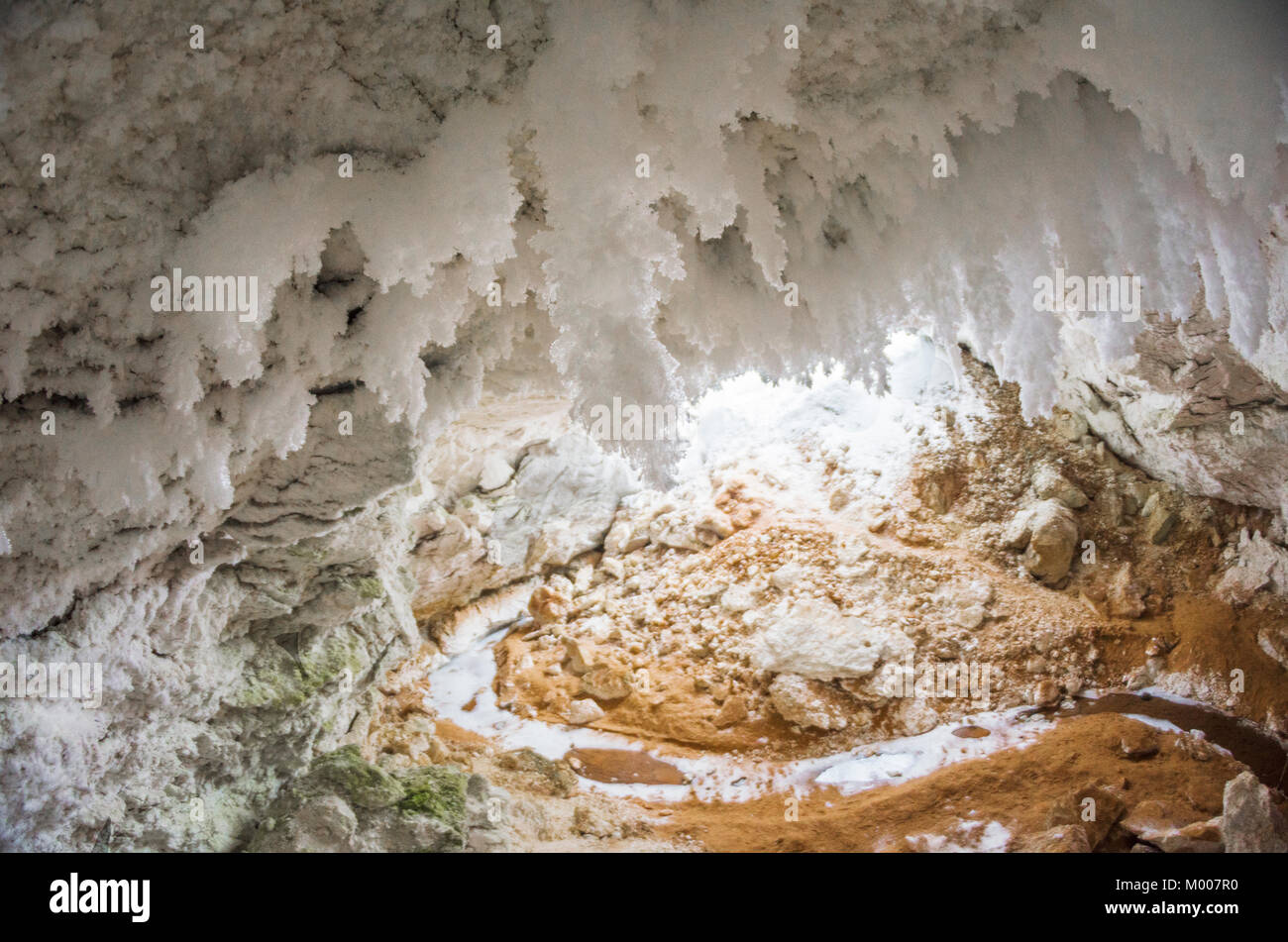 Pinezhsky grottes karstiques Banque D'Images