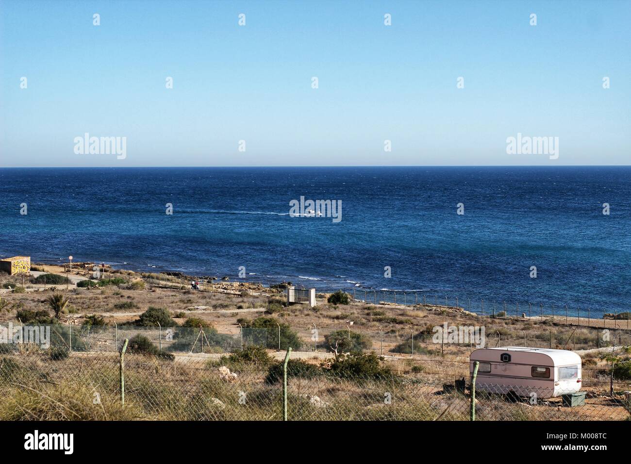 Paysage vert dans le sud de l'Espagne sur la plage Banque D'Images