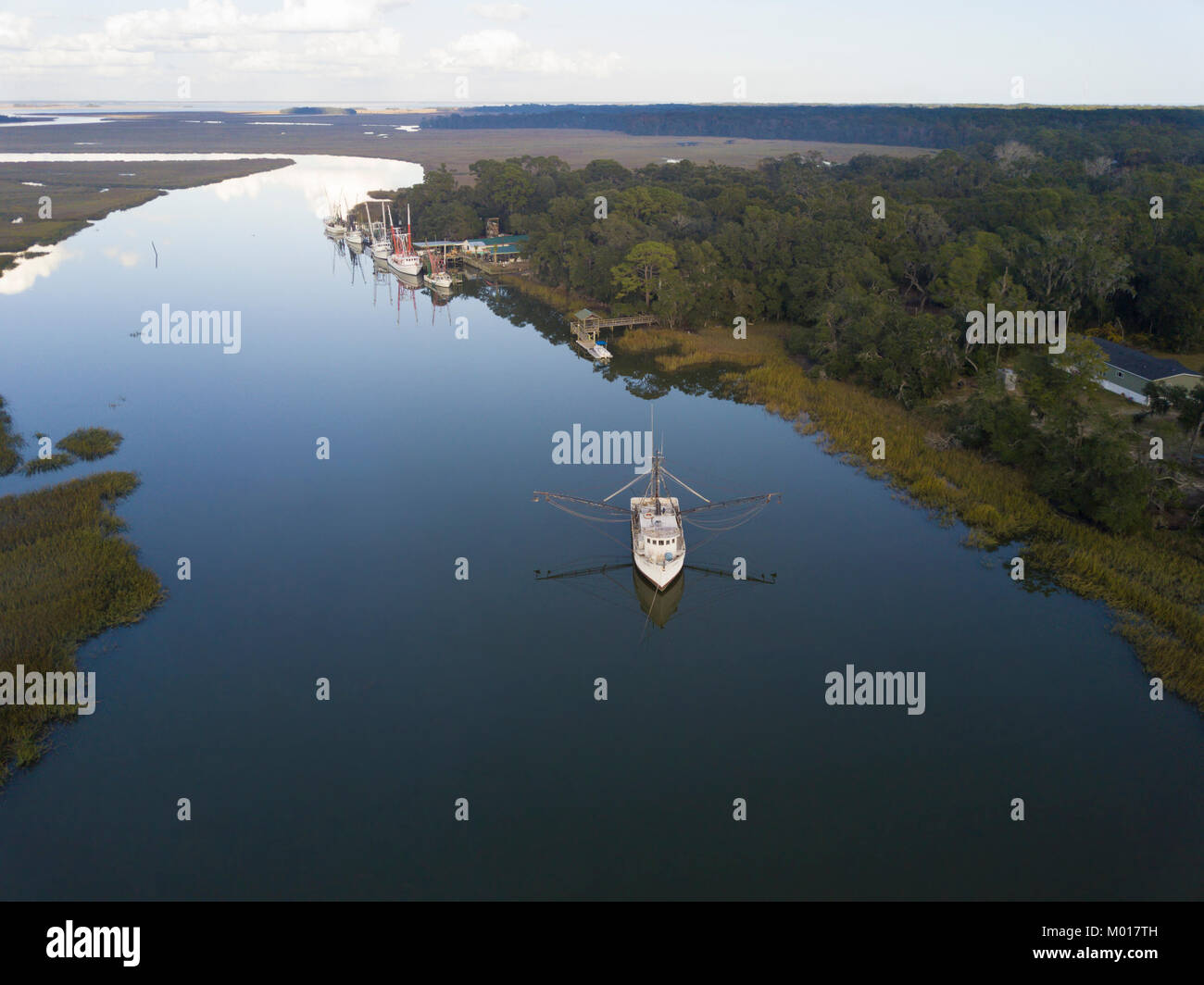 Paysage côtier en Caroline du Sud avec des bateaux de pêche. Banque D'Images
