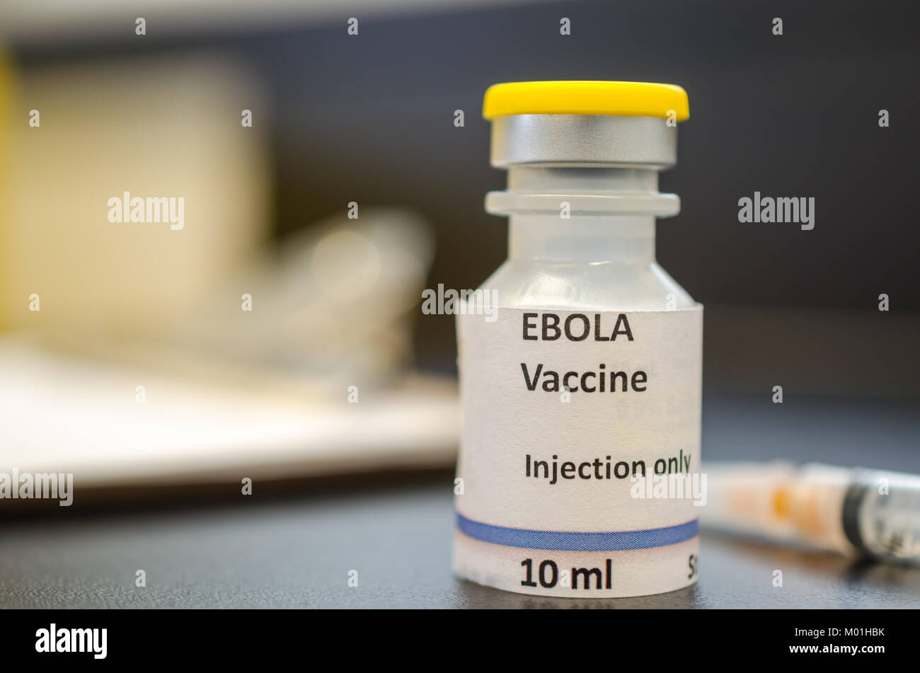 Vaccin contre Ebola flacon avec seringue d'injection Banque D'Images