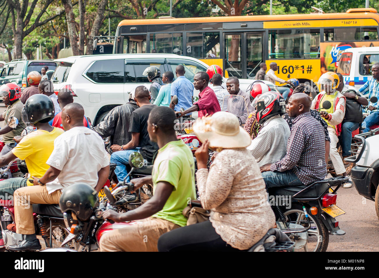 La circulation lourde, la place, Kampala, Ouganda Banque D'Images