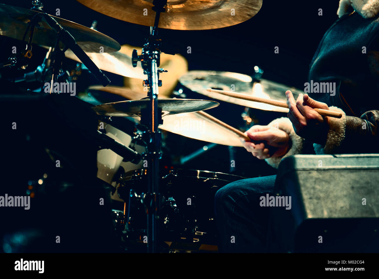 Batteur A Jouer De La Batterie Sur Un Concert Photo Stock Alamy