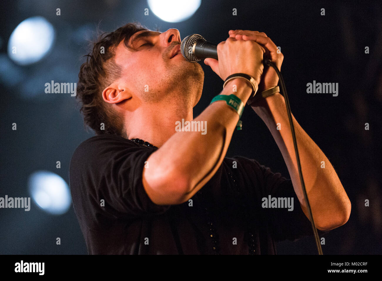 La chanteuse suédoise, rappeur et producteur Oskar Linnros effectue un concert live à un concert live à la vitrine de la musique norvégienne festival et conférence 2014 by:Larm à Oslo. Oskar Linnros est également connu comme Kihlen et du groupe de hip-hop alternatif Snook. La Norvège, 01/03 2014. Banque D'Images