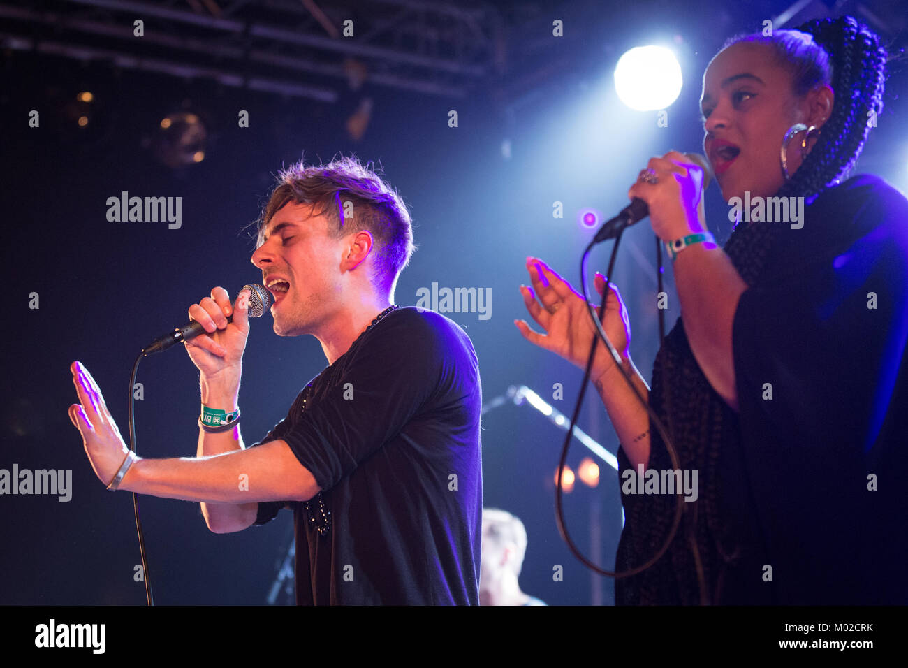 La chanteuse suédoise, rappeur et producteur Oskar Linnros effectue un concert live à un concert live à la vitrine de la musique norvégienne festival et conférence 2014 by:Larm à Oslo. Oskar Linnros est également connu comme Kihlen et du groupe de hip-hop alternatif Snook. La Norvège, 01/03 2014. Banque D'Images