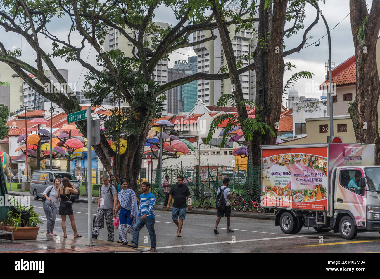 Les gens dans les rues de Little India, à Singapour Banque D'Images