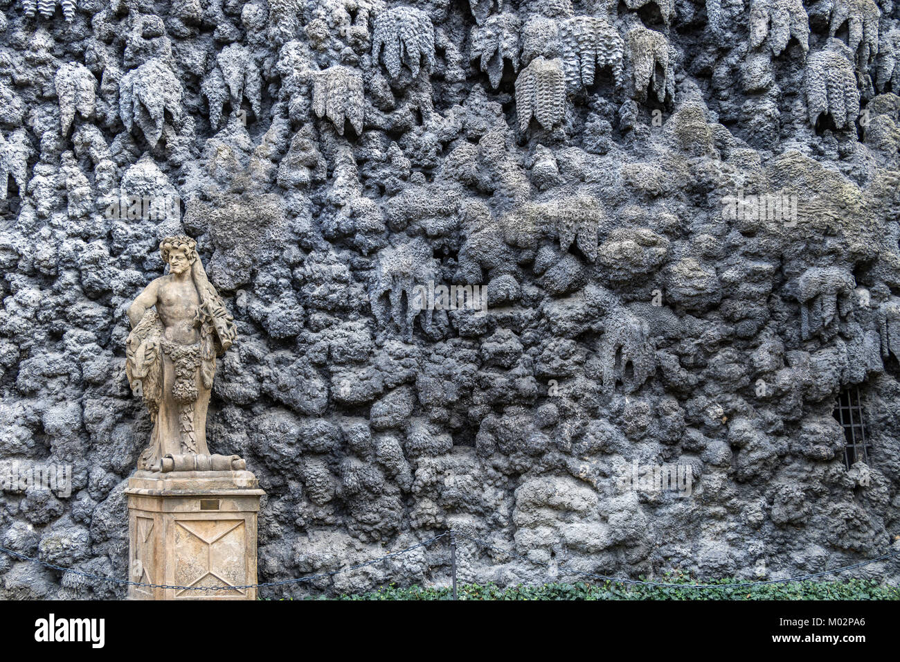 La grotte de sculpture dans les jardins du Palais Wallenstein, Prague, République Tchèque Banque D'Images