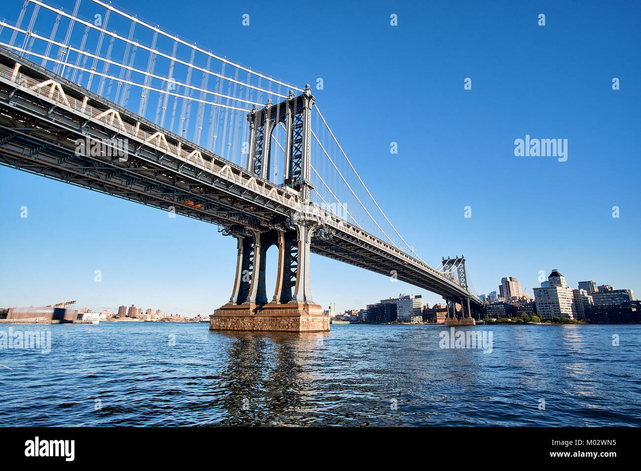 Traversée du Pont de Manhattan East River à Brooklyn à New York City Banque D'Images